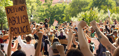Den Unterdrückungsapparat auflösen – Kundgebung in New York (29....