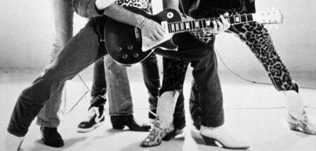 »Da hört man zweistimmige Southern-Rock-Läufe, ruppigste Slidegi... »Da hört man zweistimmige Southern-Rock-Läufe, ruppigste Slidegi...