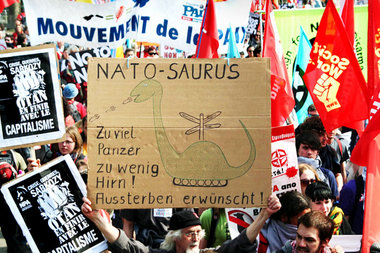 Ein Hirn voller Kriegsgedanken: Die NATO dichtet seit Jahren an ... Ein Hirn voller Kriegsgedanken: Die NATO dichtet seit Jahren an ...