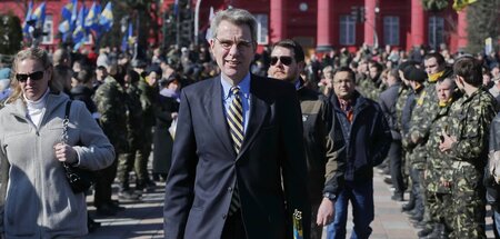 Die Post-Janukowitsch-Regierung an die Macht geputscht: US-Botsc...