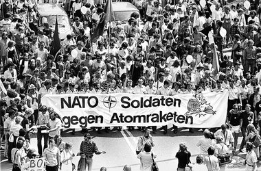 Demo gegen die Stationierung von Atomraketen in Europa am 10. Ju... Demo gegen die Stationierung von Atomraketen in Europa am 10. Ju...