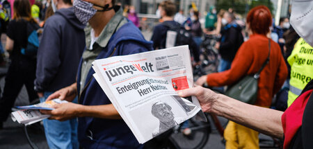 Auf der Demo erhalten, am Kiosk gekauft, nach Hause abonniert