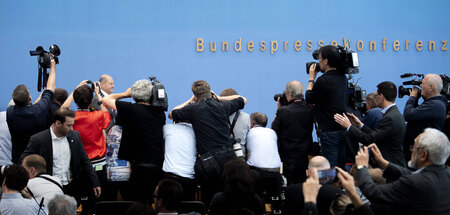 Nicht für alle zugänglich: Bundespressekonferenz am 14. Juni mit... Nicht für alle zugänglich: Bundespressekonferenz am 14. Juni mit...