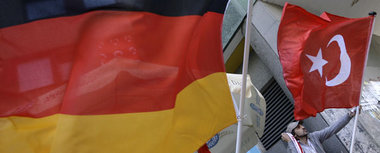 Schwierige Entscheidung: deutsche und türkische Staatsangehörigk... Schwierige Entscheidung: deutsche und türkische Staatsangehörigk...