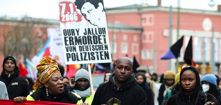 Der Bruder von Oury Jalloh (M.) hat Beschwerde beim Europäischen...