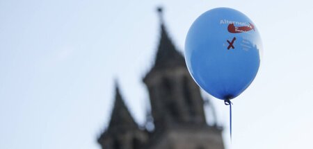 Wie hoch muss die AfD in Umfragen noch klettern? (Magdeburg, 12....