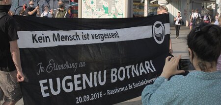 Antifaschistinnen und Antifaschisten erinnern kurz vor seinem vi...