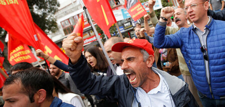Kommunisten protestieren gegen Besuch von NATO-Generalsekretär J...
