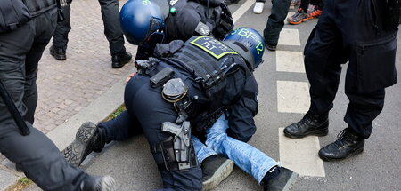 Noch Machtdemonstration oder schon Machtmissbrauch? Die Aufarbei... Noch Machtdemonstration oder schon Machtmissbrauch? Die Aufarbei...