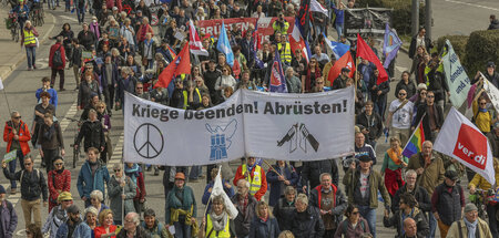 Der Senat hält nichts von Bemühungen für Frieden (Hamburg, 10.4....