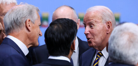 RTRMADP_3_NATO-SUMMIT.JPG