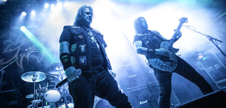 Wohlerprobtes Zusammenspiel aus Bier und Gebolze: Exodus live