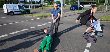 Auch in Dresden kam es zu Handgreiflichkeiten gegen die Straßenl...