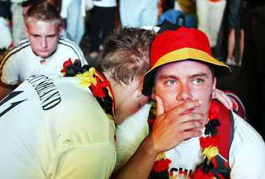 Bei diesen Jungs wollte die NPD Punkte sammeln. Deutsche Fußball... Bei diesen Jungs wollte die NPD Punkte sammeln. Deutsche Fußball...