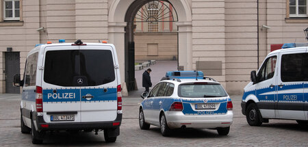 Mit dabei: Polizeiwagen während einer Sitzung des NSU-Untersuchu...