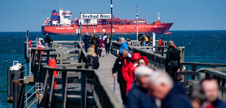 »Selbstlose Hilfe«: LNG-Tanker vor Seebad Binz