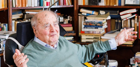 Martin Walser im März 2022 in seiner Hausbibliothek in Überlinge