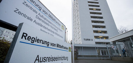 Setzen politische Vorgaben der CSU-geführten Staatsregierung um:...