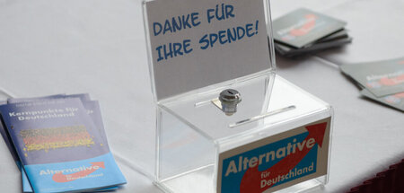 Die rechte Partei wird die Zuwendungen zu schätzen wissen (Arnst...
