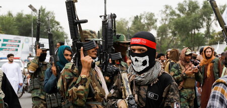 Angehörige aus Afghanistan nach Bremen zu holen wird von den Beh... Angehörige aus Afghanistan nach Bremen zu holen wird von den Beh...