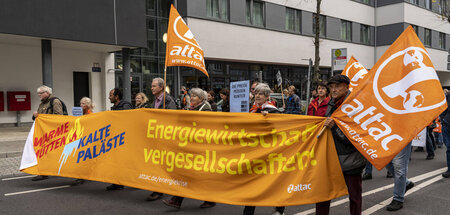 Konzerneigentum antasten zu wollen, gilt den Behörden nicht als ... Konzerneigentum antasten zu wollen, gilt den Behörden nicht als ...