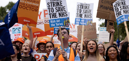 Fordern einen Inflationsausgleich: Nachwuchsärzte bei einer Stre...