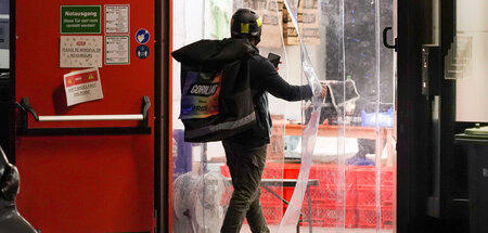 Bei den Schnellieferdiensten steht die Kürzung Tausender Stellen...