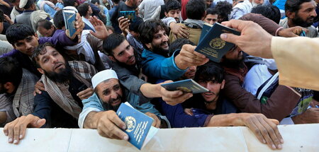 Viele Afghanen wollen so schnell wie möglich das Land verlassen,...