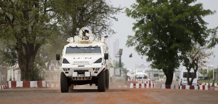 Ein Fahrzeug der UN-Truppen im zentralen Militärstützpunkt in Ba... Ein Fahrzeug der UN-Truppen im zentralen Militärstützpunkt in Ba...