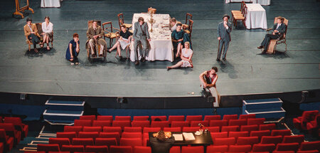 Neulich im Theater: »Ich sag’s euch gleich, ich kann nicht demok...