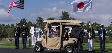 Japans Premierminister Fumio Kishida steigt in Camp David in ein...