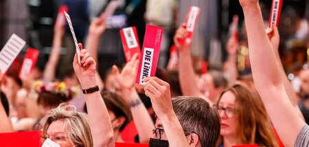 Delegierte beim Bundesparteitag von Die Linke in Erfurt (26.6.20...