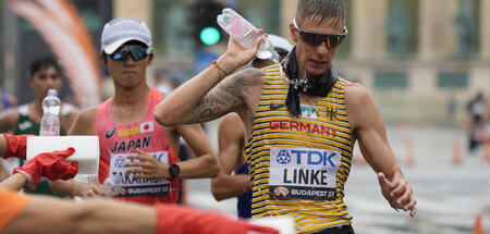 Die Betriebstemperatur stimmt: Christopher Linke (r.) in Budapes...