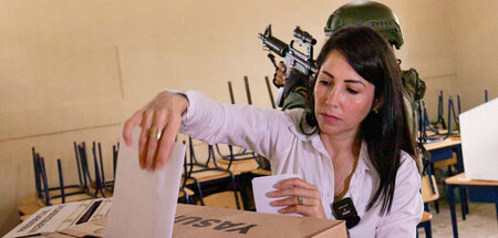 Präsidentschaftskandidatin Luisa González während ihrer Stimmabg...