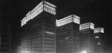 Immer schön sachlich bleiben: General Motors Building Detroit vo...