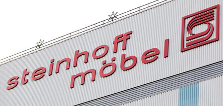 Steinhoff-Schriftzug in Westerstede