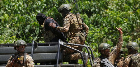 Soldaten aus der Côte d’Ivoire, Niger und Burkina Faso üben geme