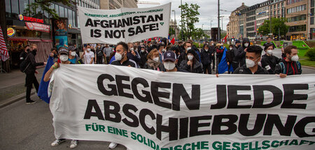 Abschiebungen stoppen: Demonstration in München (6.6.2021) Abschiebungen stoppen: Demonstration in München (6.6.2021)