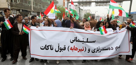 Kurden protestieren gegen türkische Drohnenangriffe auf die Kurd...