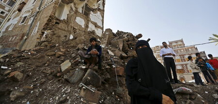 Vergessener Krieg: Eine Familie trauert in den Trümmern der jeme...