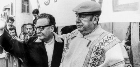 Genossen: Salvador Allende und Pablo Neruda in der Hafenstadt Sa...