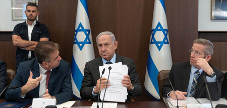 Mitwisser Netanjahu zufrieden: Außenminister Cohen (l.) hat nich...