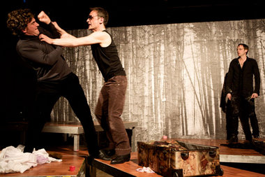 E=Erfahrung x Hass hoch zwei – im Maxim Gorki Theater gilt das n...