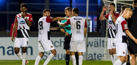 Patrick Koronkiewicz (28) und Stefano Russo (6) von Viktoria Köl...