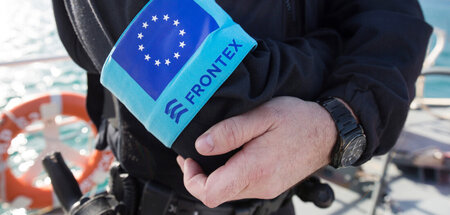 Über dem Gesetz: Die Grenzbehörde Frontex kann juristisch ansche...