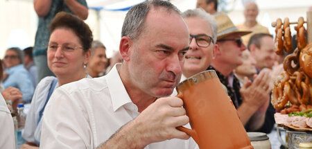 Aiwanger mit Wählern (Keferloh, 3.9.2023)