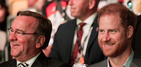 Ranghohes Publikum: Initiator Prinz Harry (r.) neben Bundesverte...