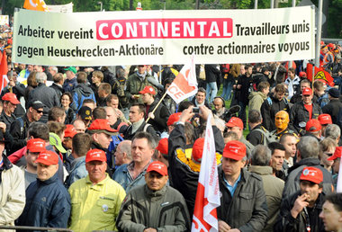 Hannover, 23. April 2009: Deutsche und französische Arbeiter des...