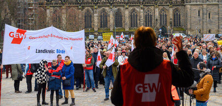 Es gibt nicht nur Klagen, sondern auch Protest (Magdeburg, 13.2....