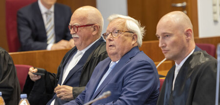Auftakt_im_Cum_Ex_Pr_79381500.jpg